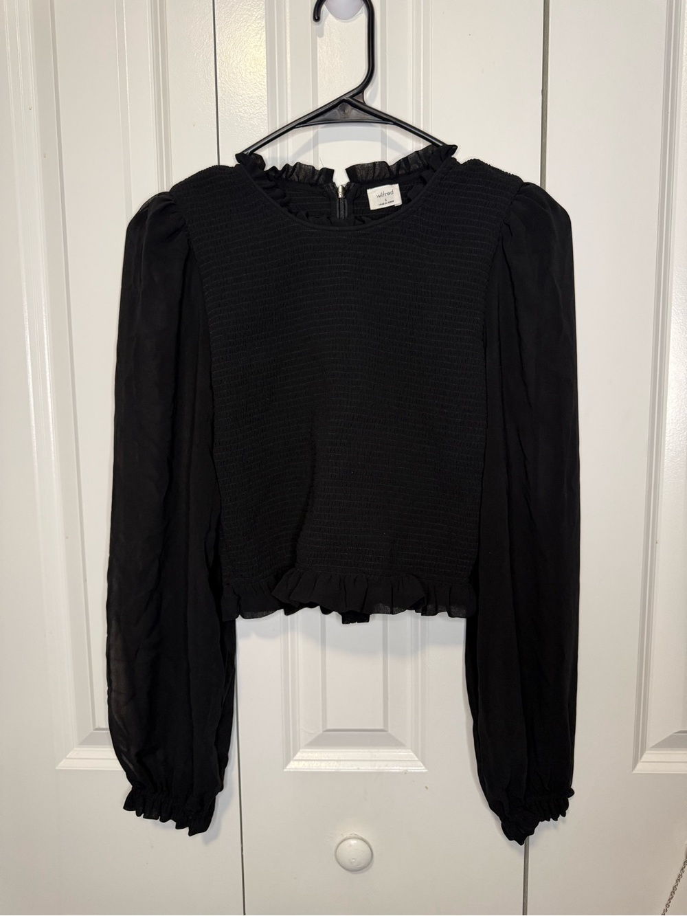 Aritzia Wilfred Tempest Black Smocked Sheer Long Sleeve Cropped Size Small